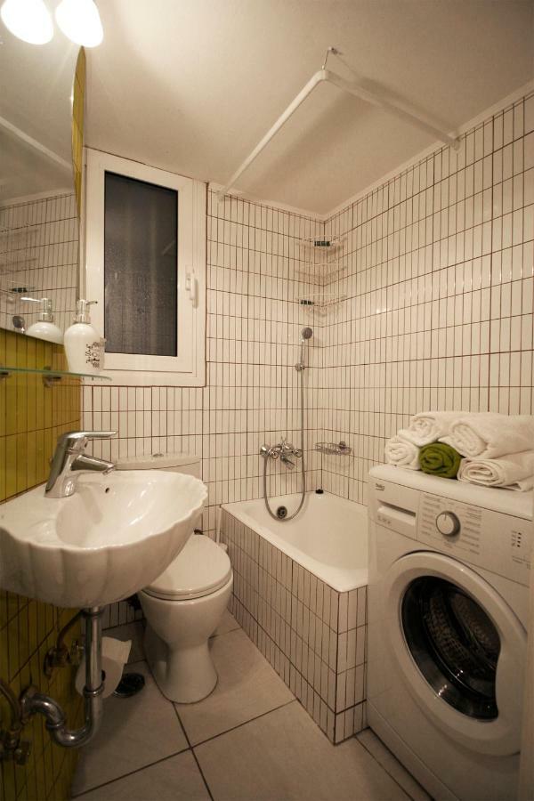 Luxury Flat In Kolonaki, 3' Metro Lägenhet Aten Exteriör bild