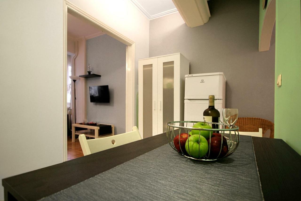 Luxury Flat In Kolonaki, 3' Metro Lägenhet Aten Exteriör bild