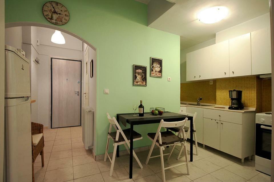 Luxury Flat In Kolonaki, 3' Metro Lägenhet Aten Exteriör bild